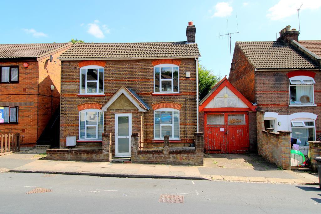 Main image of property: Winsdon Road, South Luton, Luton, Bedfordshire, LU1 5JT