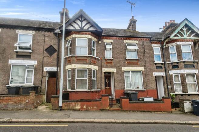 6 bedroom terraced house