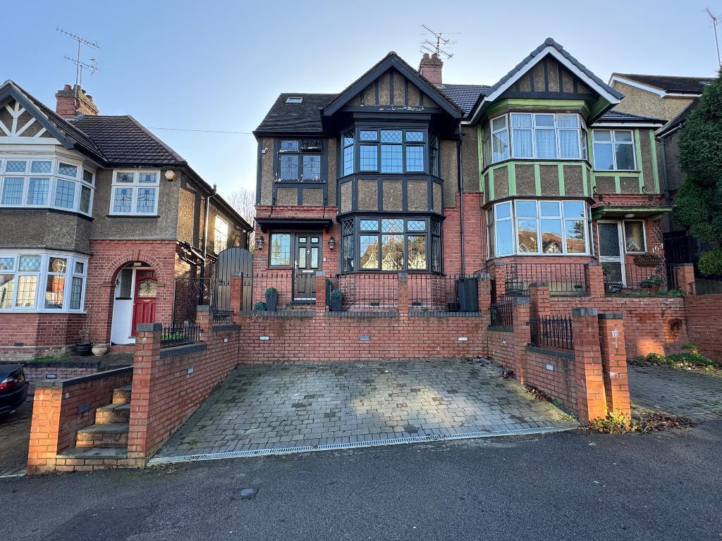 Main image of property: Cutenhoe Road, South Luton, Luton, Bedfordshire, LU1 3NF
