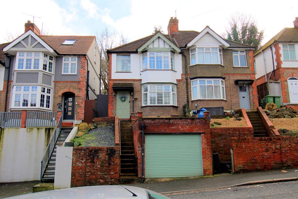 Main image of property: Farley Hill, South Luton, Luton, Bedfordshire, LU1 5EG