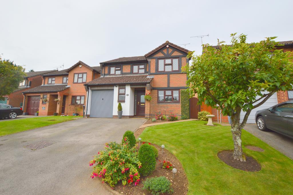 4 bedroom detached house for sale in Malthouse Green, Wigmore, Luton
