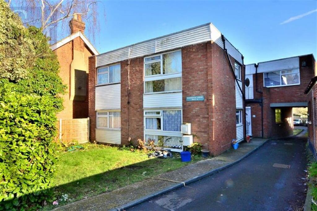 Main image of property: Magnolia Lodge, High Road, Loughton, IG10