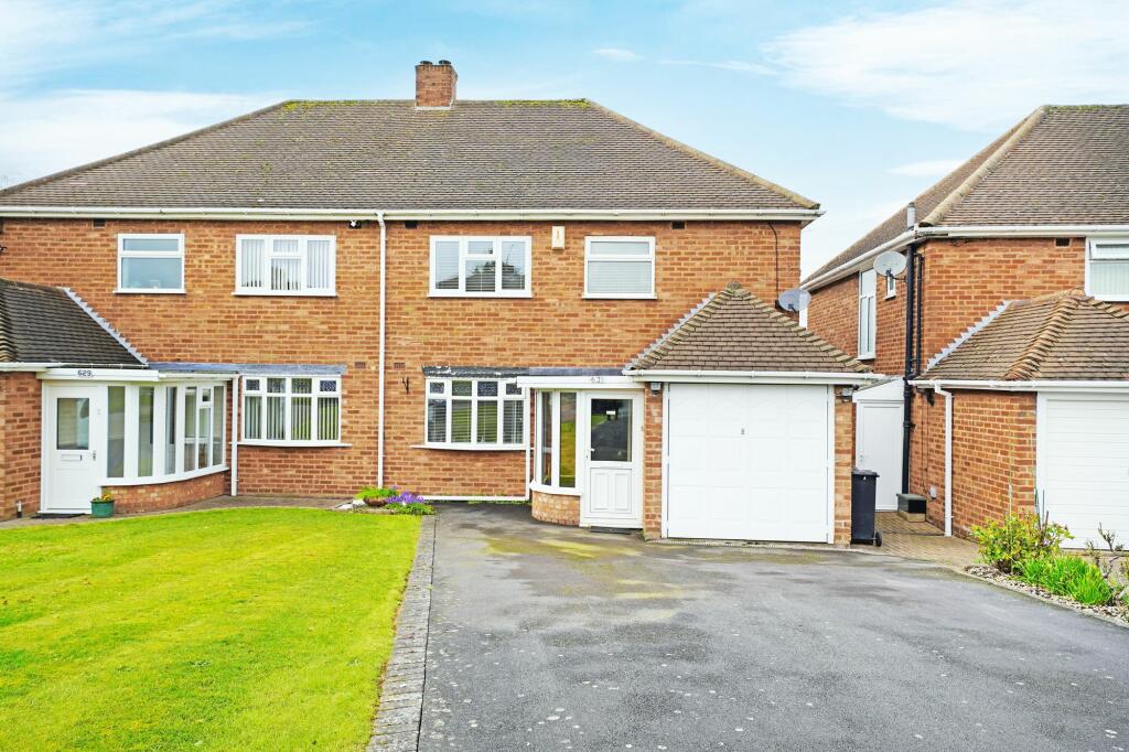 3 bedroom semi-detached house for sale in Old Lode Lane, Solihull, B92