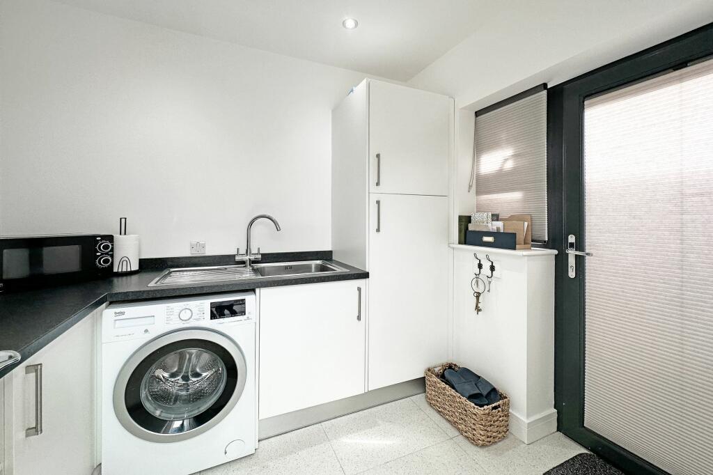 Additional property image - Raddington Drive, Solihull, B92