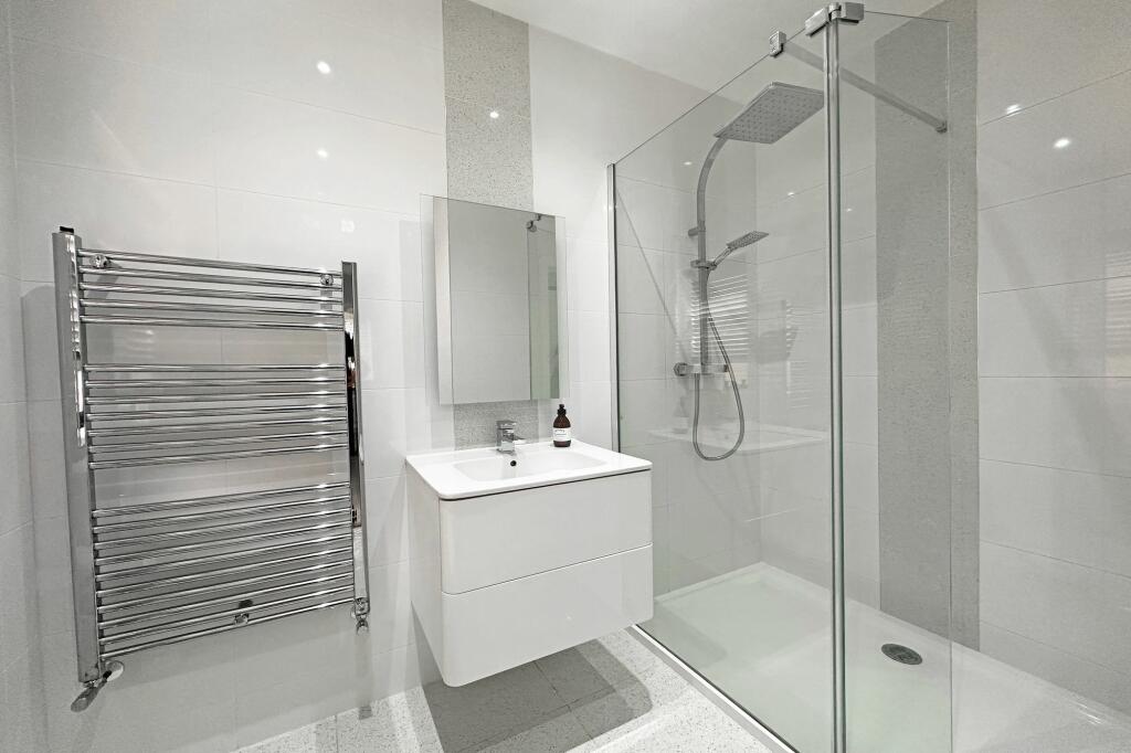 Additional property image - Raddington Drive, Solihull, B92