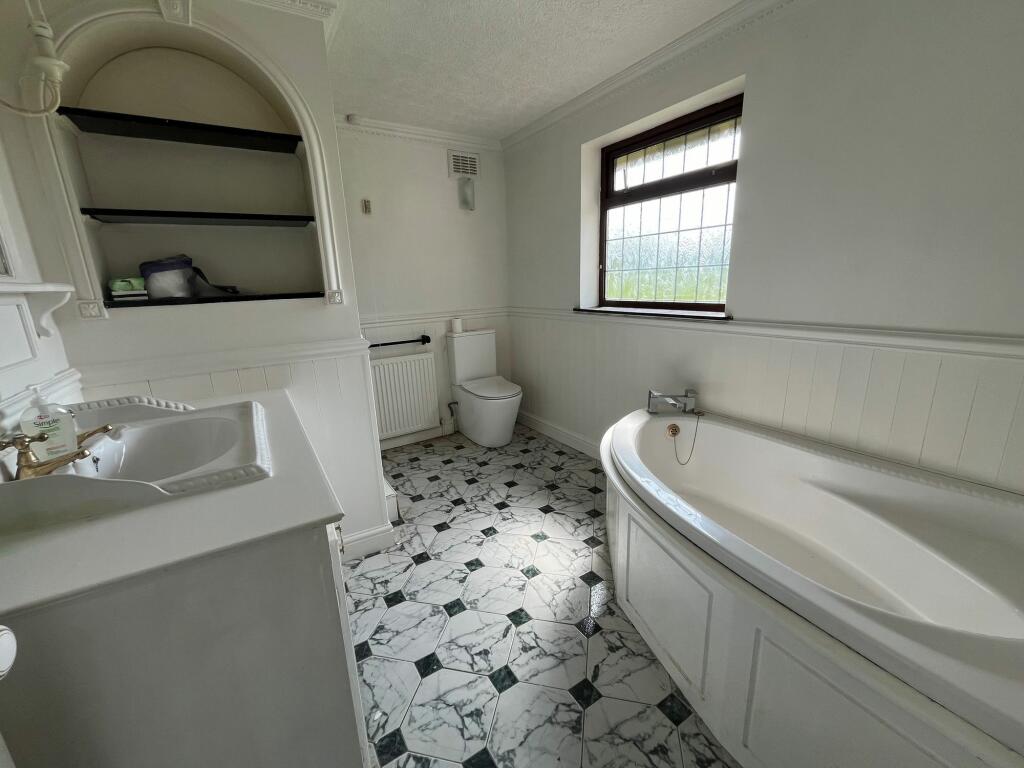 Additional property image - Lugtrout Lane, Solihull, B91