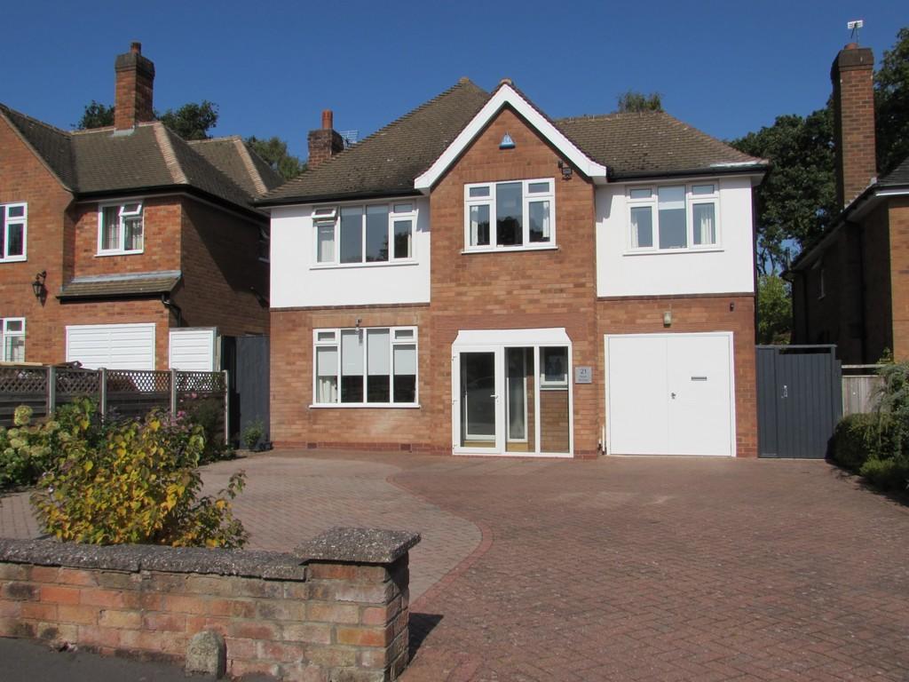 4 bedroom detached house for sale in Browns Coppice Avenue, Solihull, B91