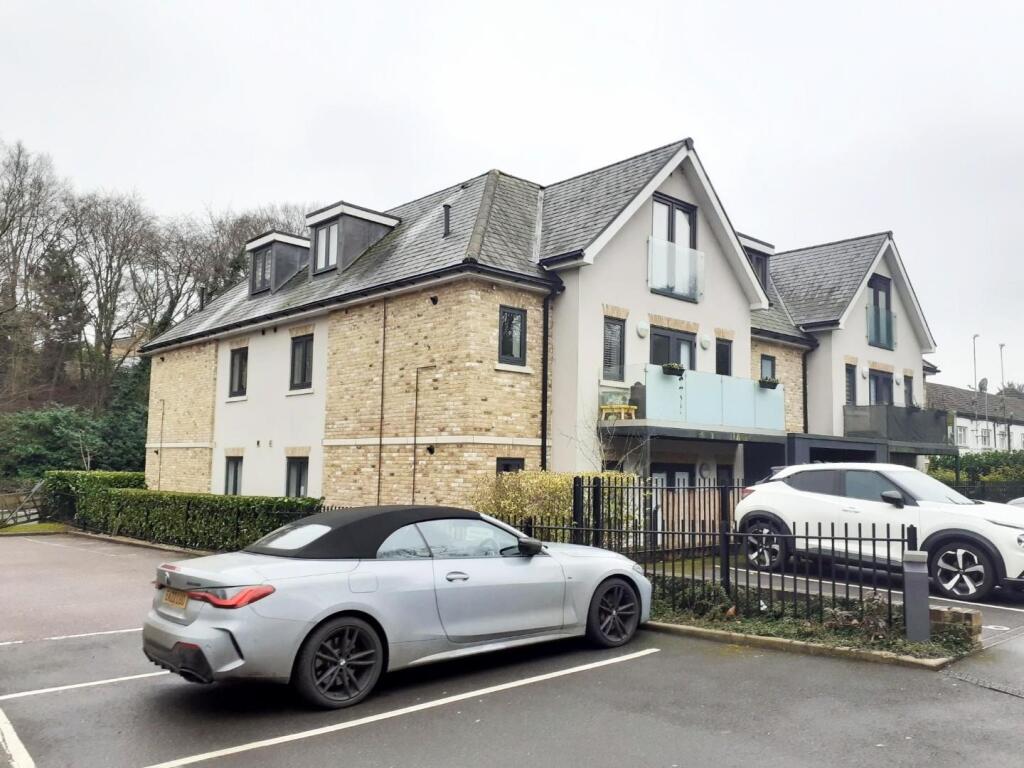 Main image of property: Great North Road, Welwyn AL6 0TA