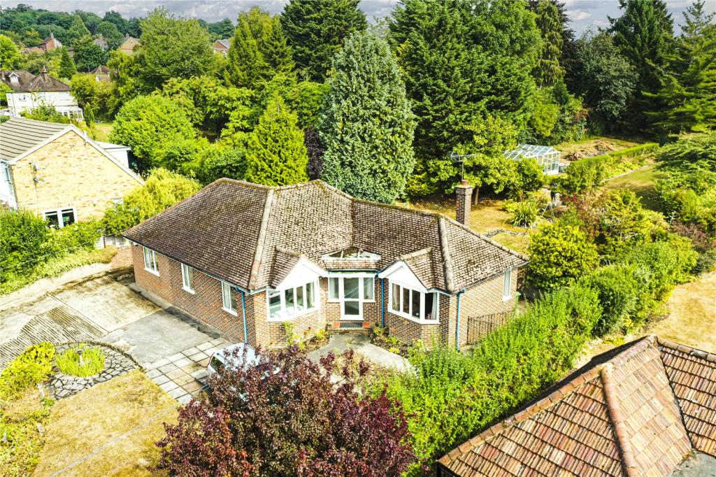 3 bedroom bungalow for sale in New Road, Northchurch, Berkhamsted, Hertfordshire, HP4
