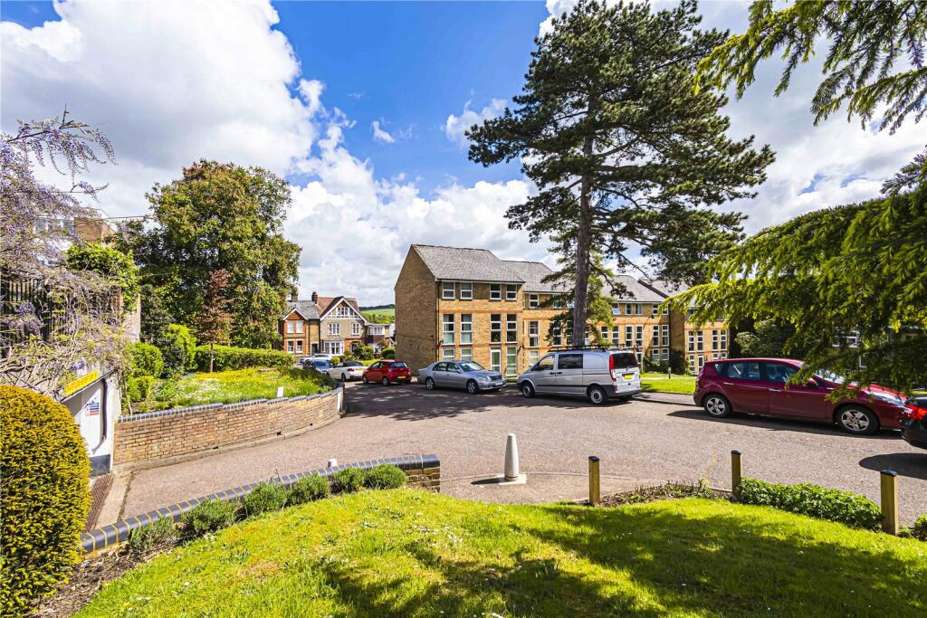2 bedroom apartment for sale in Lincoln Court, Berkhamsted