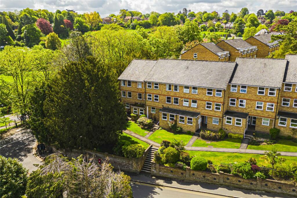 2 bedroom apartment for sale in Lincoln Court, Berkhamsted