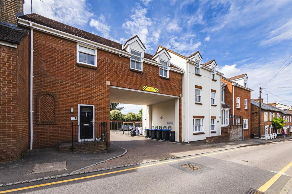 1 bedroom apartment for sale in Chesham Road, Berkhamsted, Hertfordshire, HP4