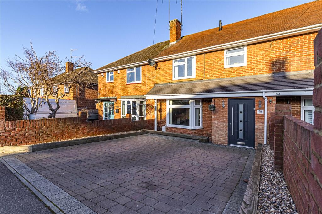 3 bedroom terraced house for sale in Durrants Road, Berkhamsted, Hertfordshire, HP4
