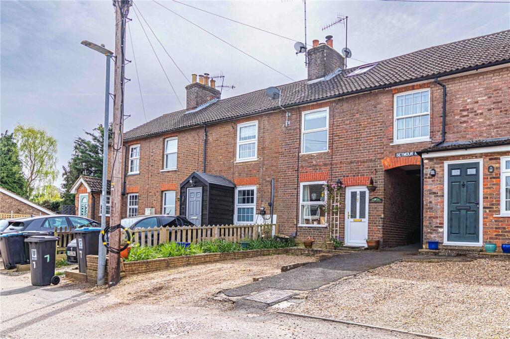 3 bedroom terraced house for sale in Seymour Road, Northchurch