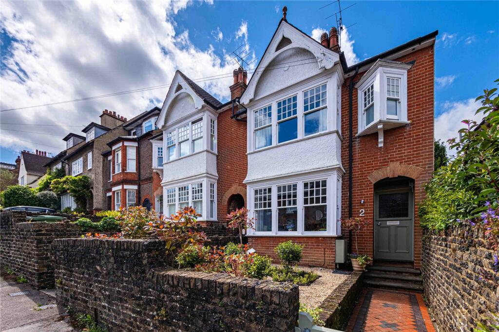 5 bedroom end of terrace house for sale in Montague Road, Berkhamsted