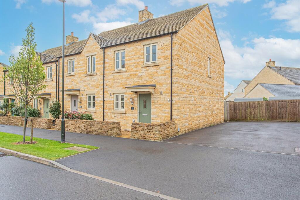 3 bedroom end of terrace house for sale in Havenhill Road, Tetbury, GL8