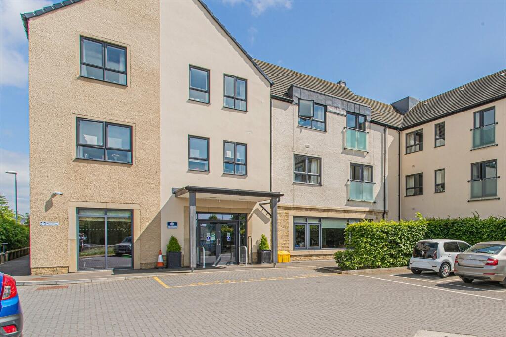 2 bedroom retirement property for sale in Malmesbury, Wiltshire, SN16