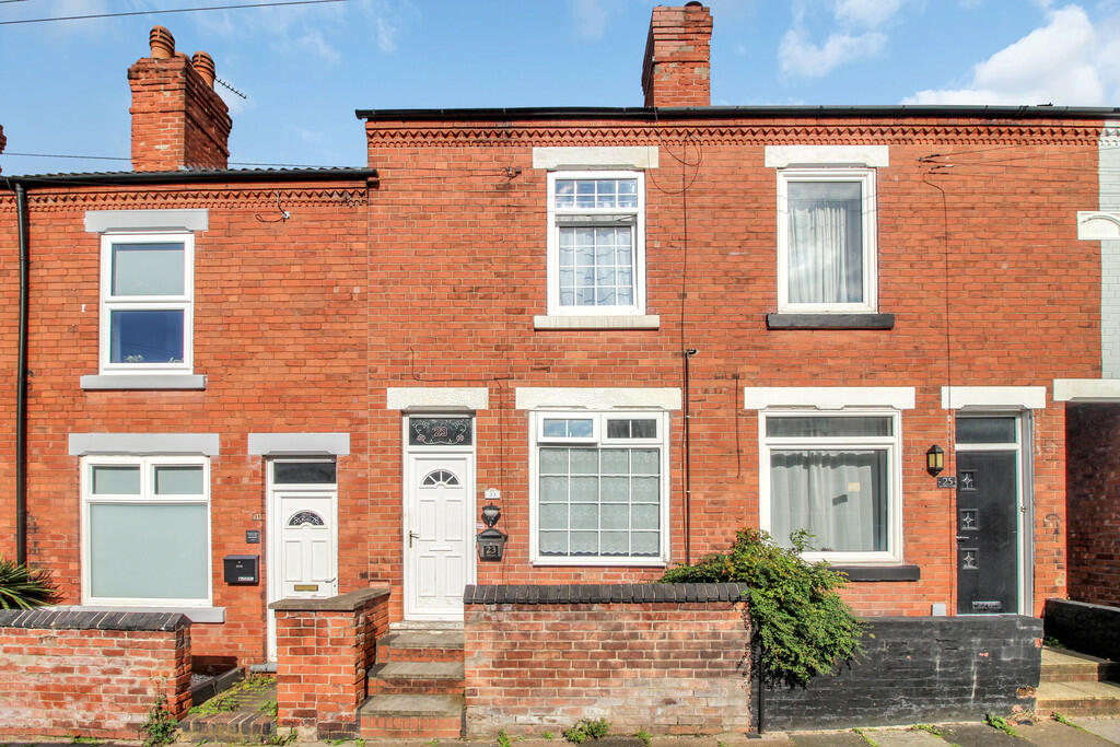 2 bedroom terraced house for sale in Sandy Lane, Hucknall, NG15