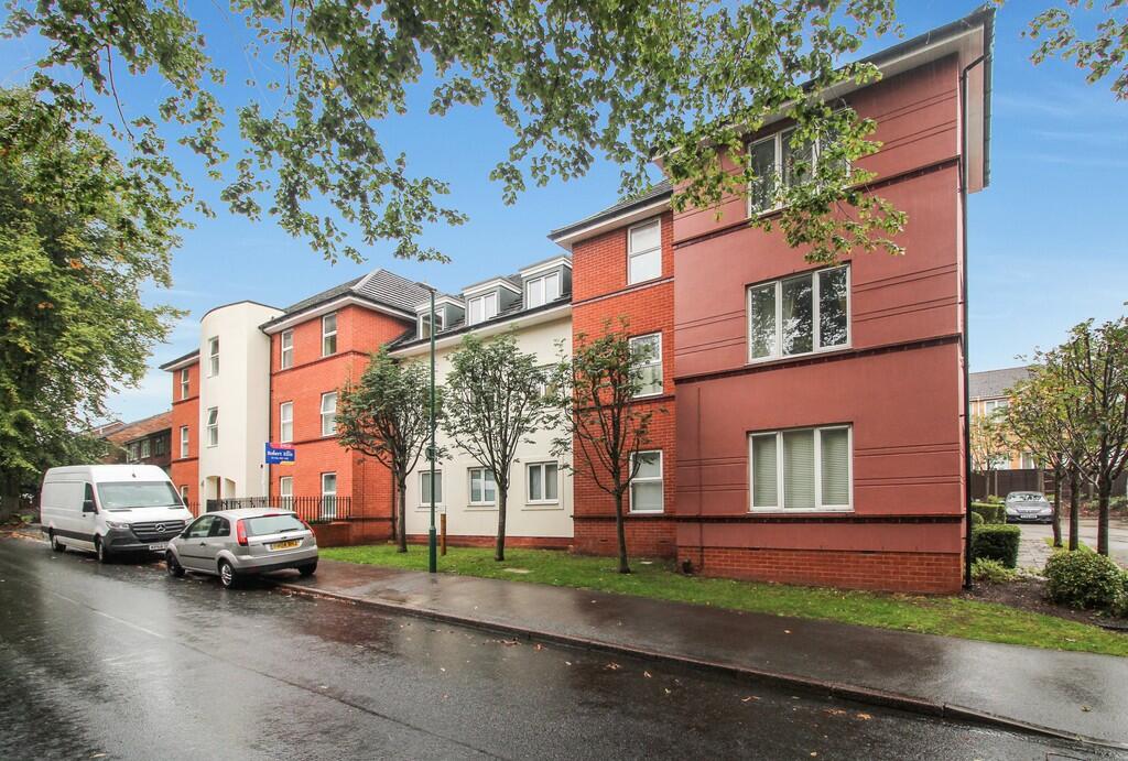 2 bedroom apartment for sale in Hamilton Court, Hamilton Road