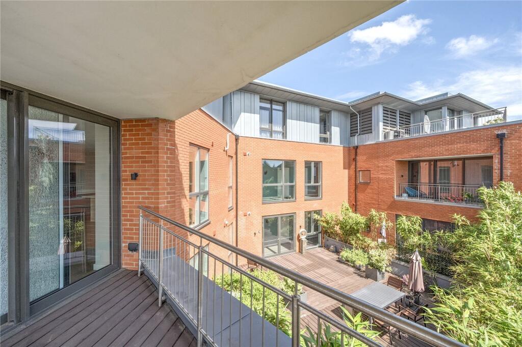 Main image of property: Devonshire Place, London