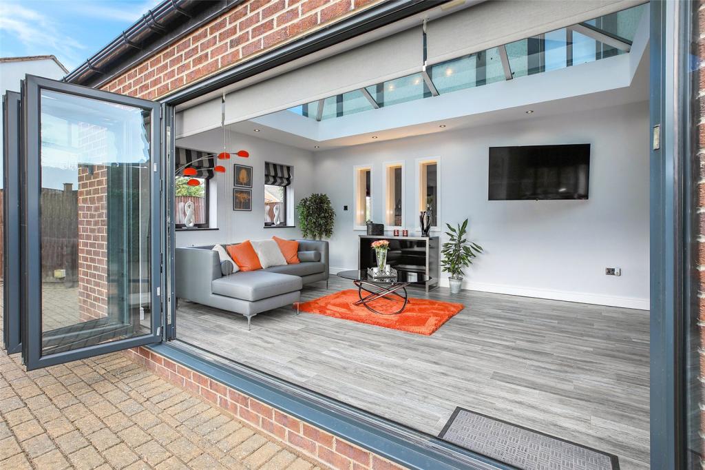 4 bedroom detached house for sale in Applehaigh Lane, Notton, Wakefield