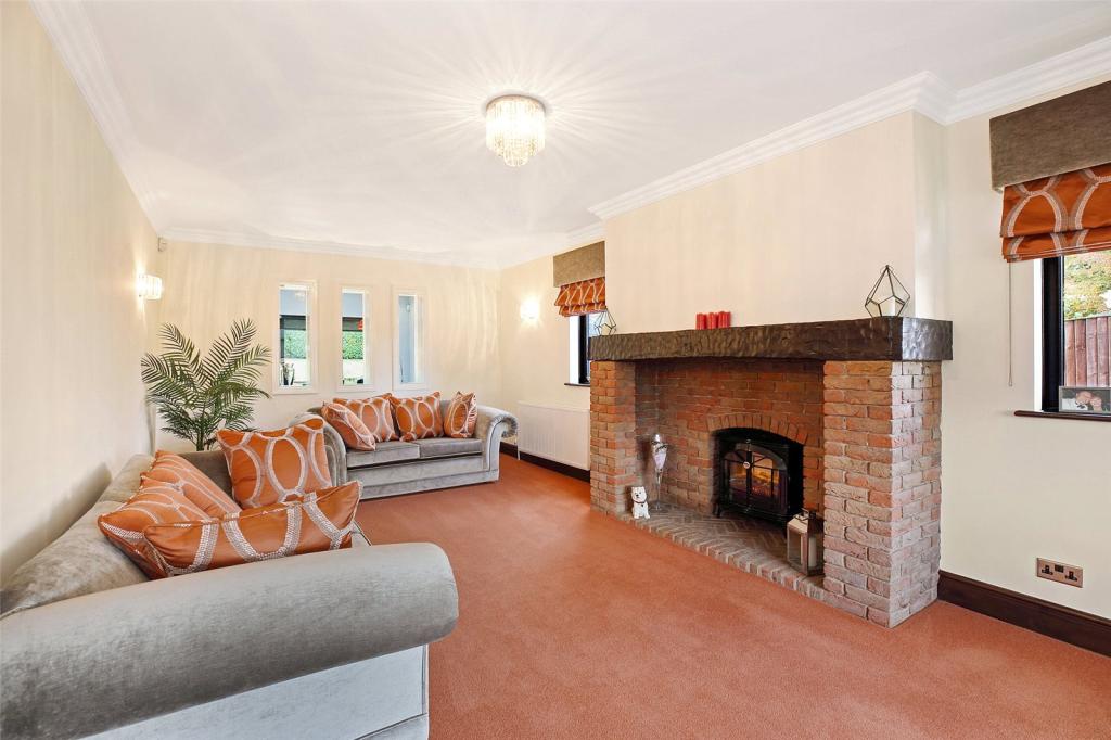 4 bedroom detached house for sale in Applehaigh Lane, Notton, Wakefield