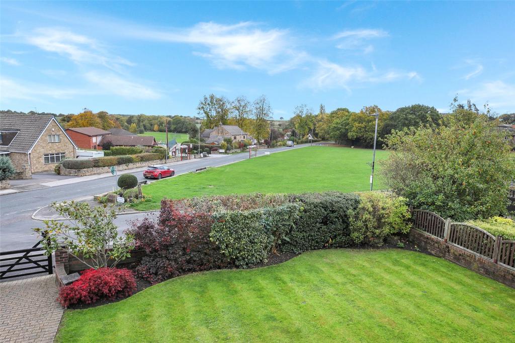 4 bedroom detached house for sale in Applehaigh Lane, Notton, Wakefield