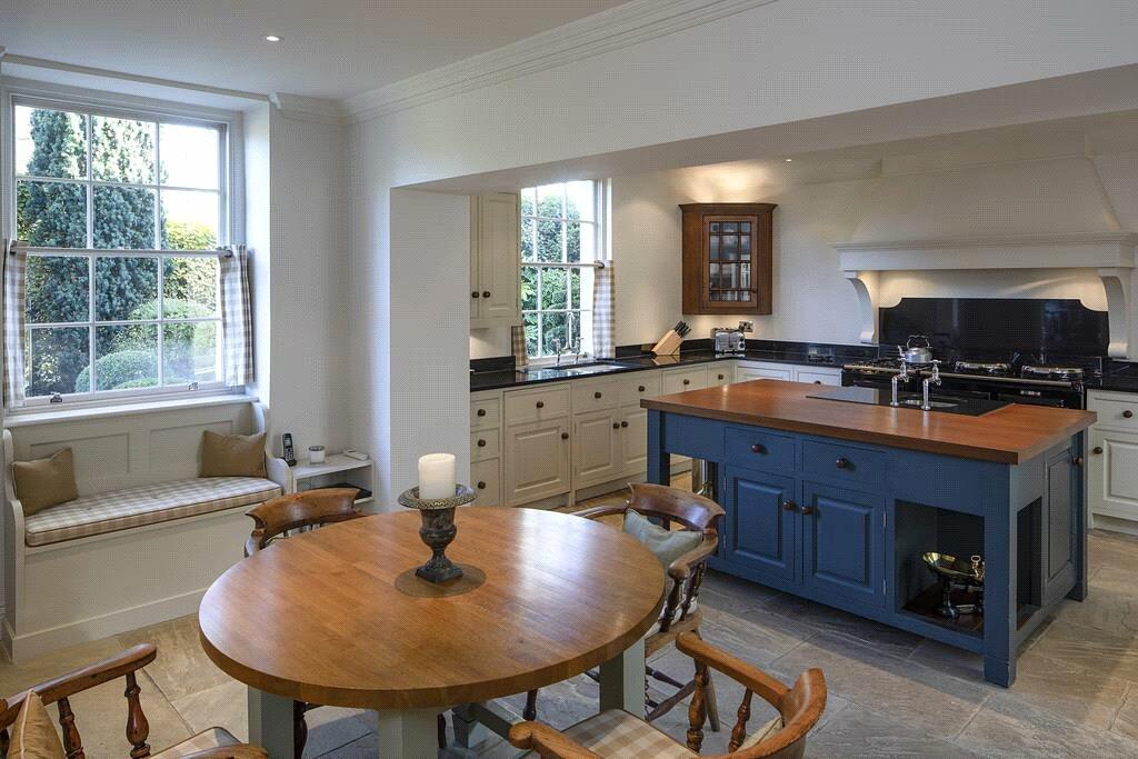 5 bedroom detached house for sale in Heath, Wakefield, West Yorkshire, WF1