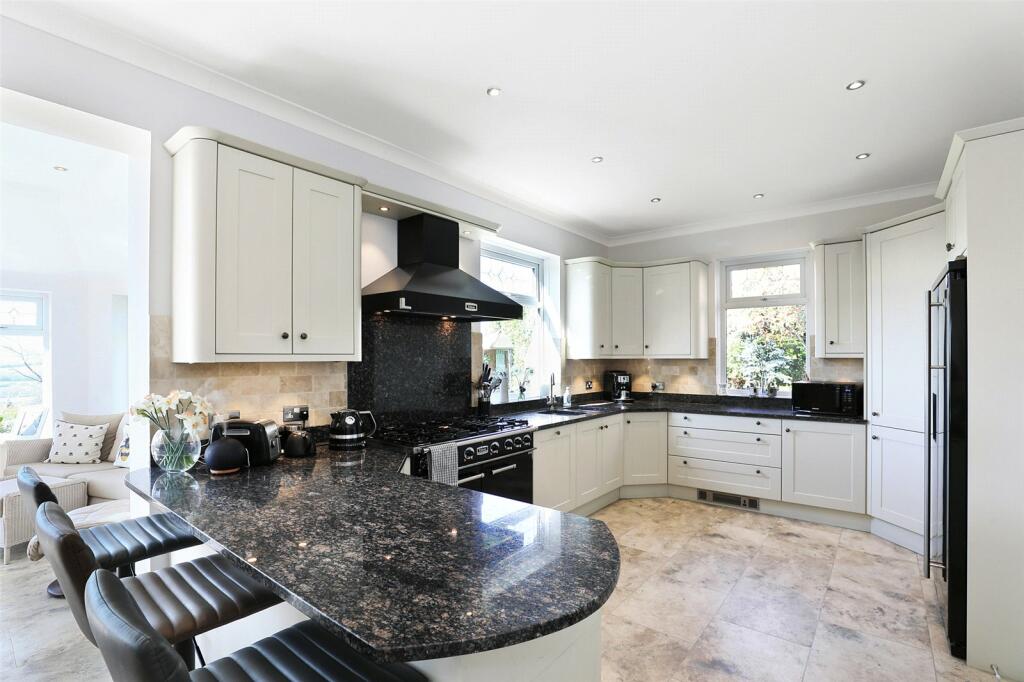 5 bedroom detached house for sale in Runtlings Lane, Ossett, West