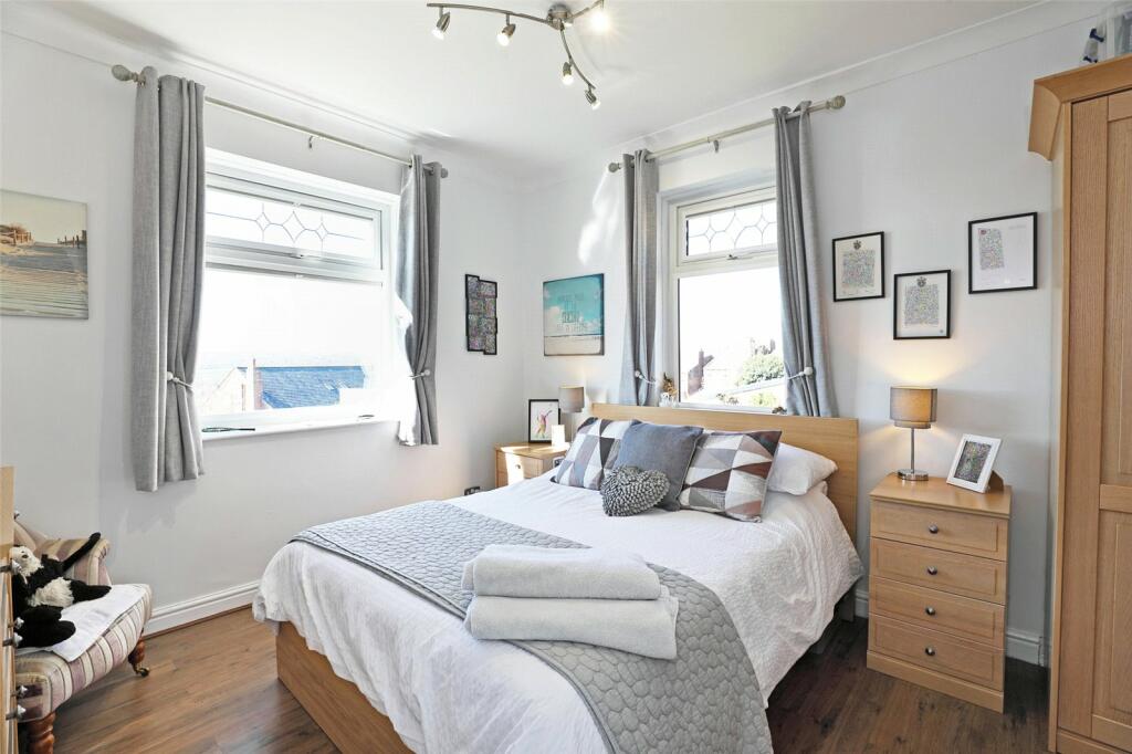 5 bedroom detached house for sale in Runtlings Lane, Ossett, West