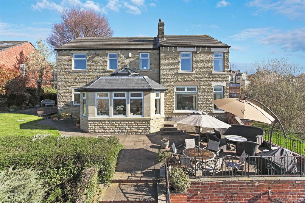 5 bedroom detached house for sale in Runtlings Lane, Ossett, West