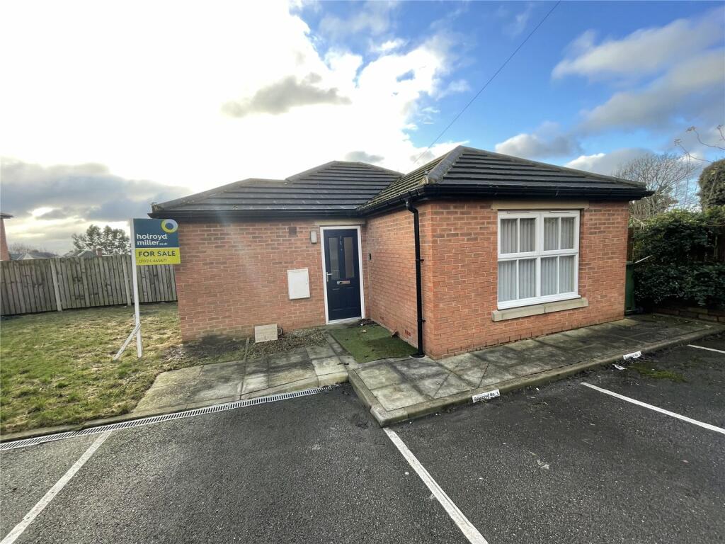 1 bedroom bungalow for sale in Bramley Close, East Ardsley, Wakefield