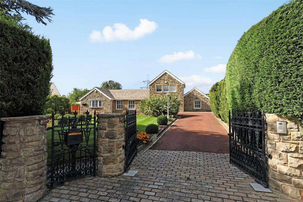 Main image of property: Old Bradford Road,, Carr Gate, Wakefield, WF2