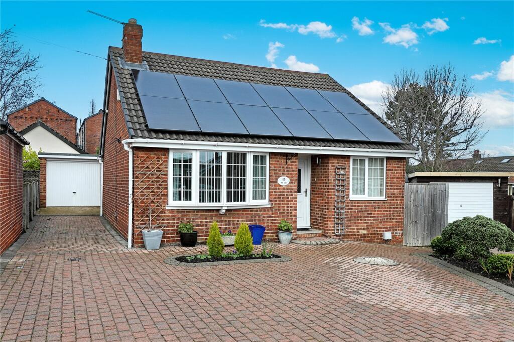 Main image of property: Manor Close, Ossett, West Yorkshire, WF5