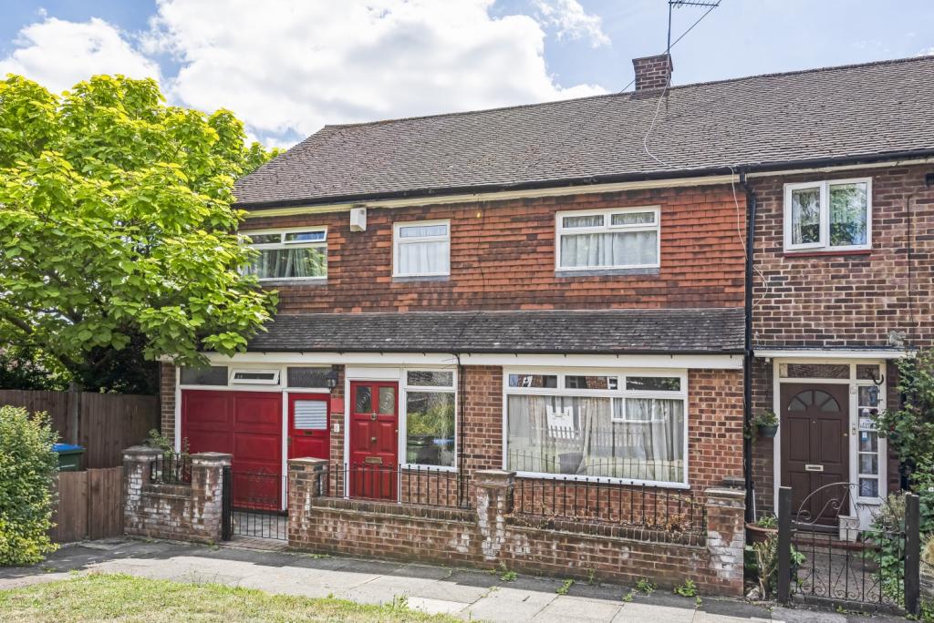 3 bedroom end of terrace house for rent in Alderwood Road London SE9