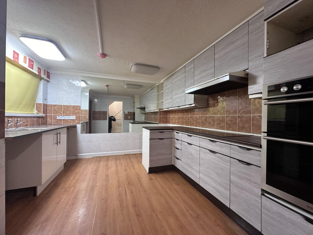 Main image of property: Thornhill, SO19