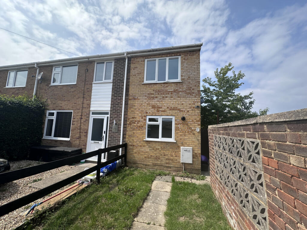 Main image of property: Holbury, SO45