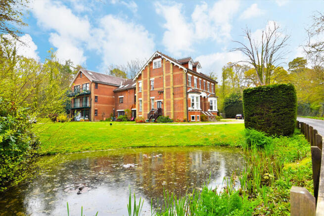 Main image of property: Marina View, SO31