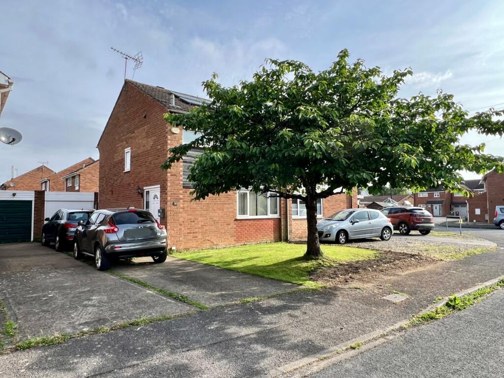 3 bedroom semidetached house for sale in Homestead Close, Bredon