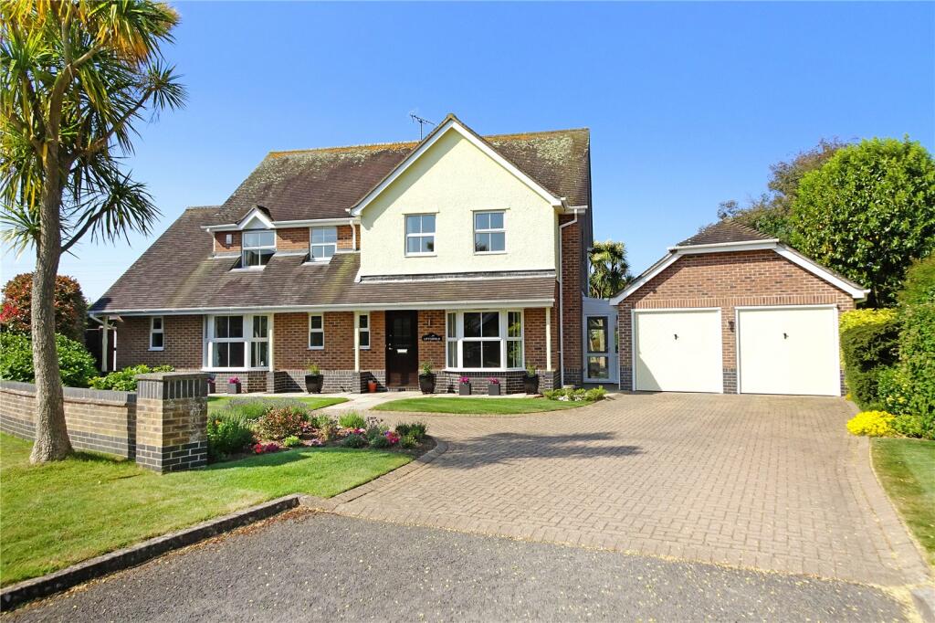 5 bedroom detached house for sale in West Drive, Angmering, West Sussex