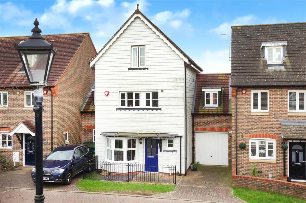 5 bedroom house for sale in Lucksfield Way, Angmering, West Sussex, BN16