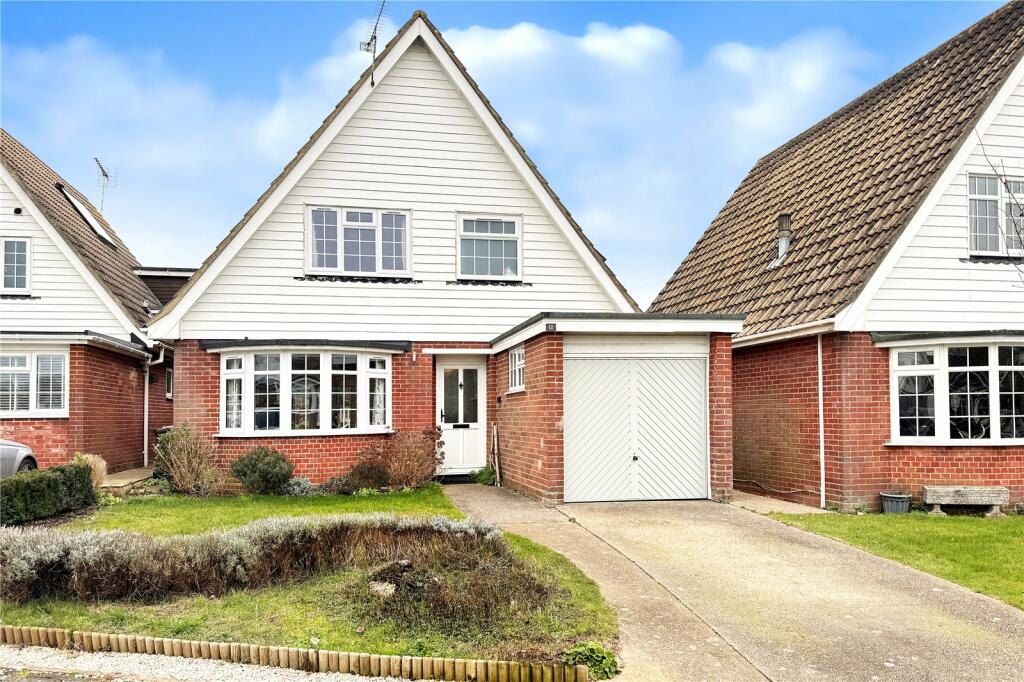 3 bedroom detached house for sale in Beech View, Angmering