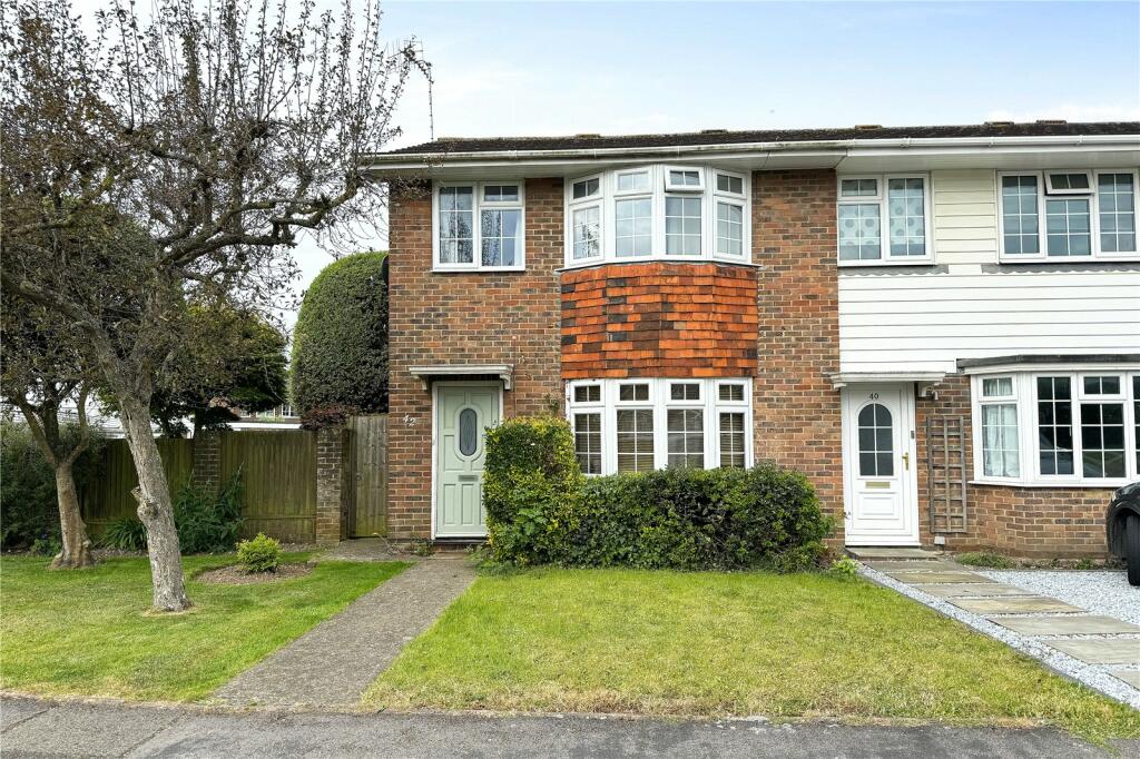 3 bedroom end of terrace house for sale in Merryfield Crescent