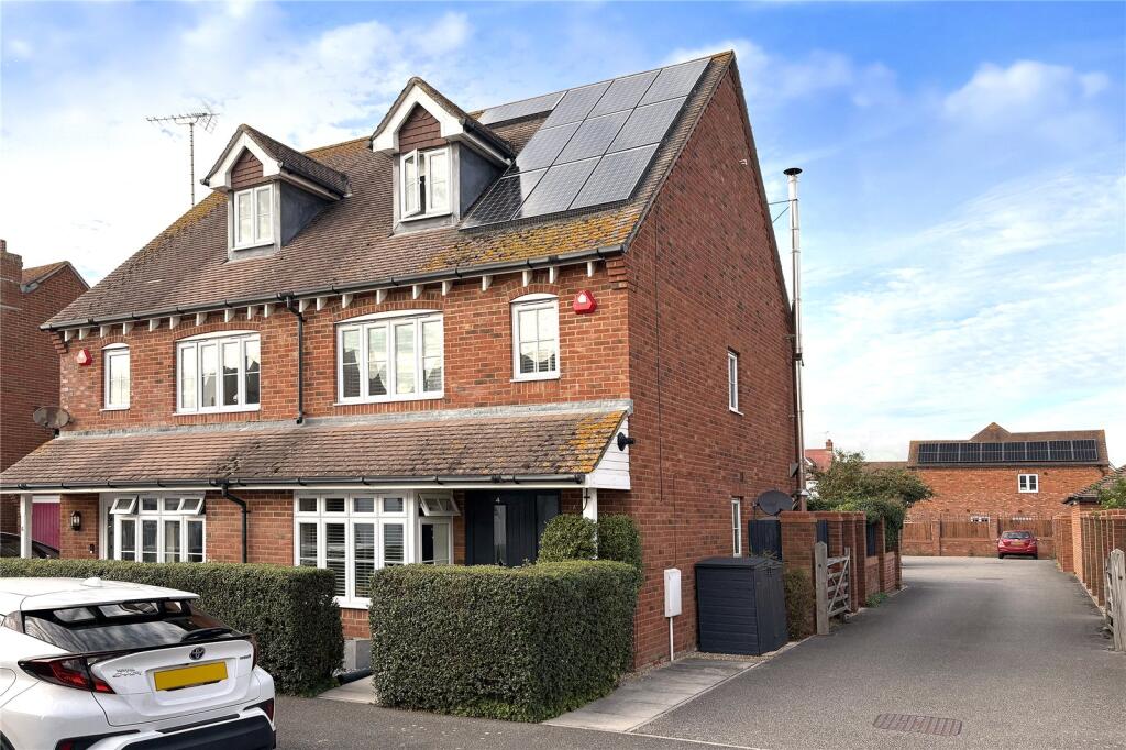 Main image of property: The Walkway, Angmering, Littlehampton, West Sussex