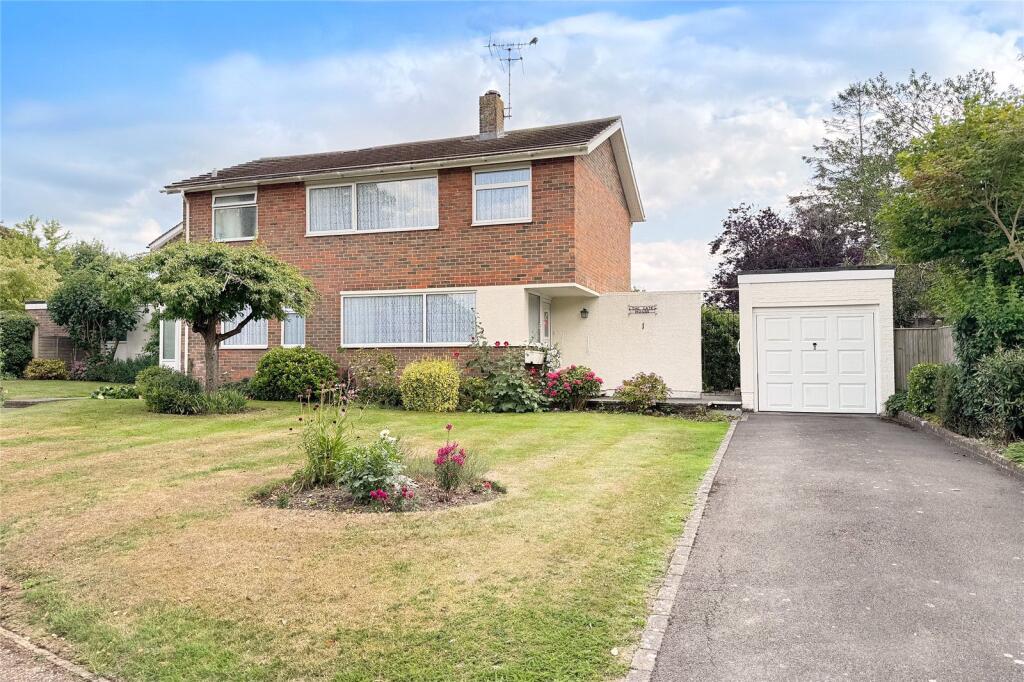 Main image of property: Weavers Ring, Angmering, West Sussex