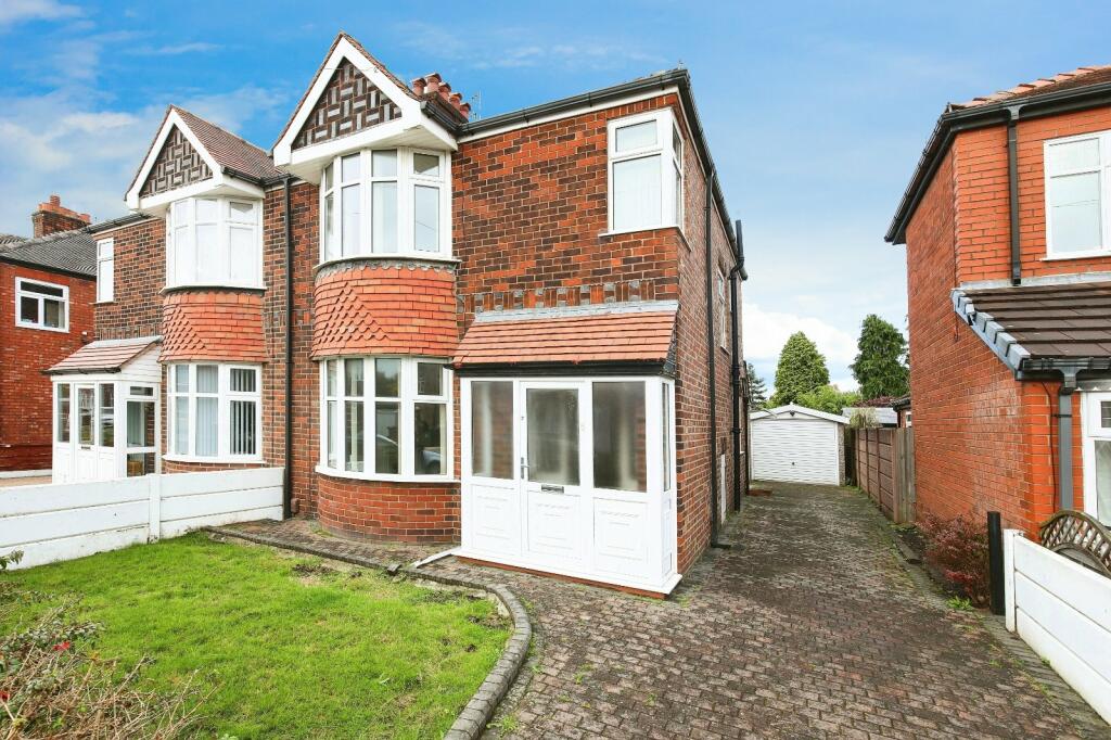 3 bedroom semidetached house for sale in Burnside Road, Gatley
