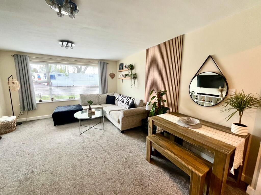 2 bedroom apartment for sale in Worcester Road, Cheadle Hulme, Cheadle