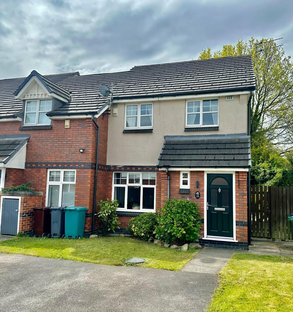 3 bedroom end of terrace house for sale in Haslington Road, Manchester