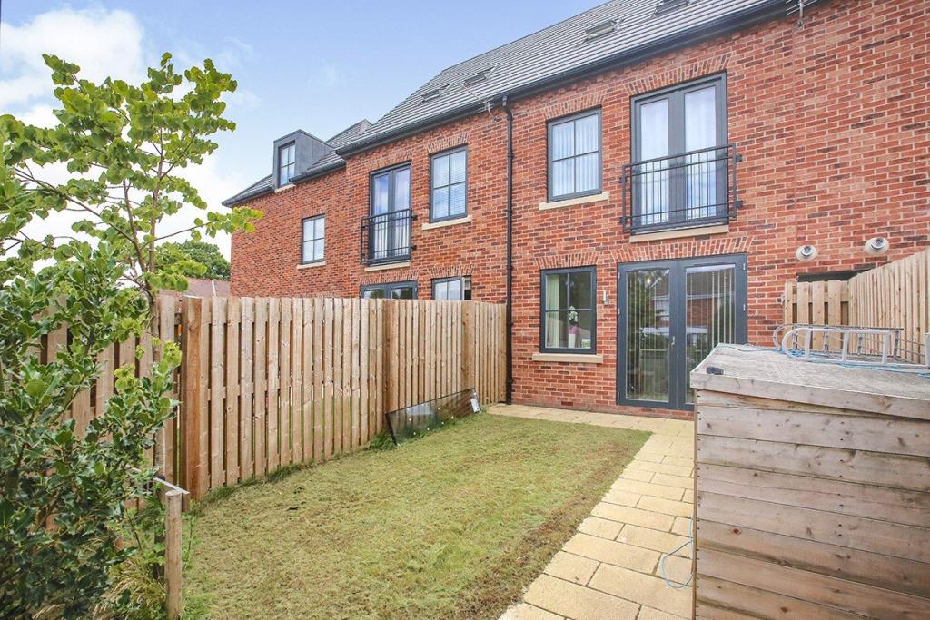 3 bedroom terraced house for sale in Oak Gardens, Gatley, Cheadle ...