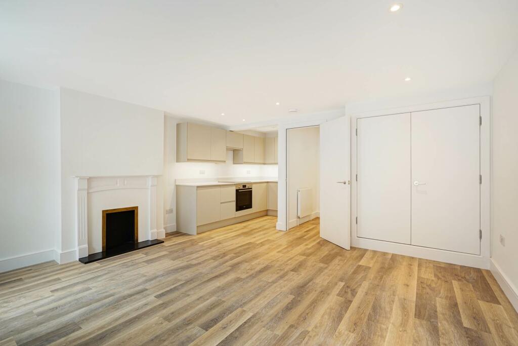 1 bedroom flat for rent in Lower Sloane Street, London, SW1W